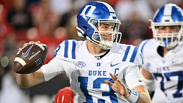 Duke QB Riley Leonard throws the ball